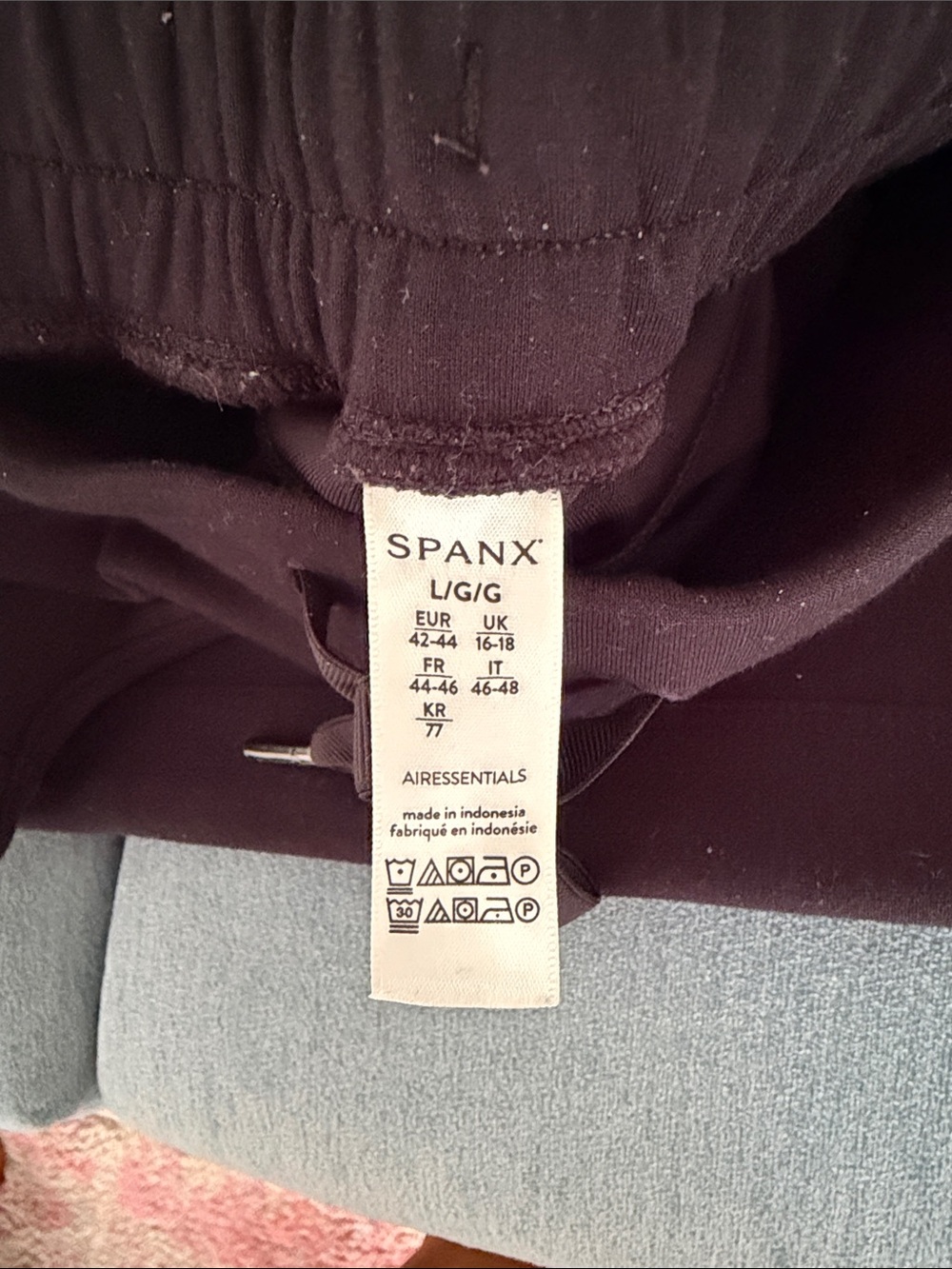 SPANX Air Essentials Cropped Wide Leg pant, Very Black - Picture 4 of 8